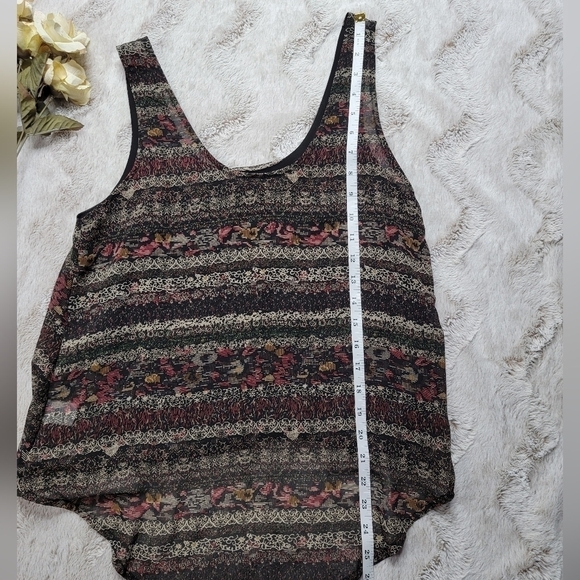 ✨️CL Astr The Label Hi Low Sleeveless Print Blouse Size S - Picture 10 of 12